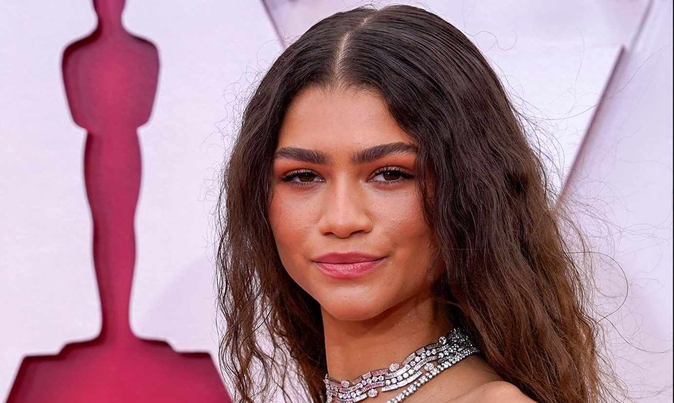 Qué tonos utilizar para un maquillaje con vestido amarillo | L'Oréal Paris